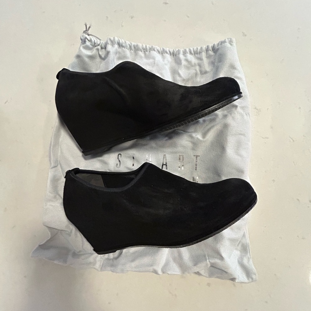 Stuart Weitzman Black suede Platform Shoes size 8 mint condition